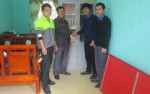 Đoàn trường CĐSP Lạng Sơn bàn giao “Tủ sách pháp luật” cho UBND xã Đội Cấn, huyện Tràng Định