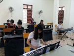 Sinh viên cao đẳng Sư phạm Mầm non với môn Đàn phím điện tử